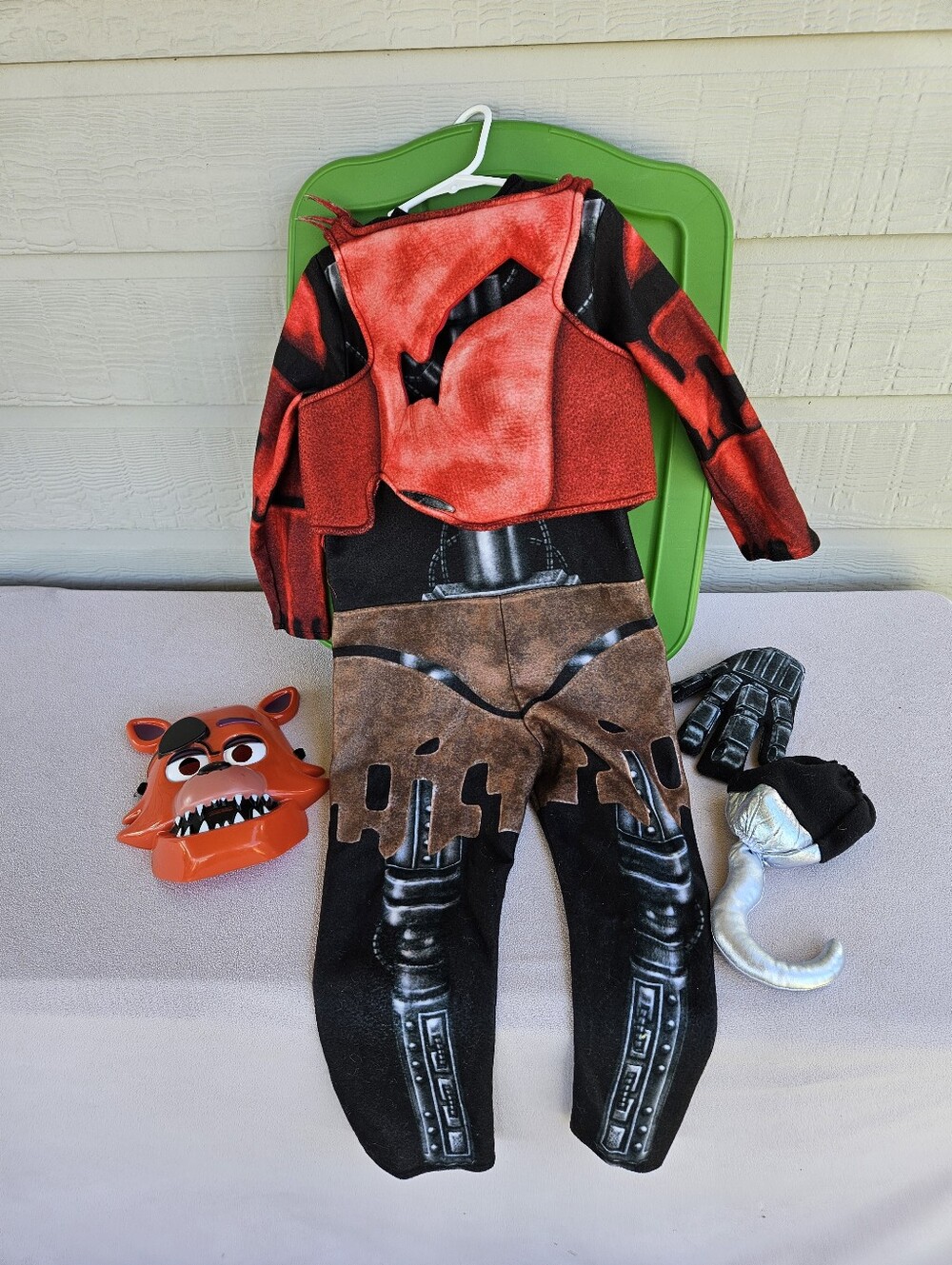 Rubie's Five Nights at Freddys Foxy Halloween Costume Kids Child Size Small 4-6